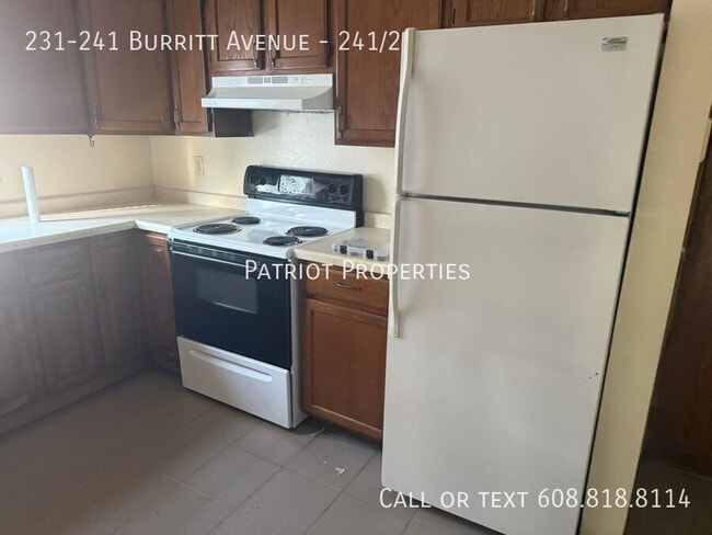 Building Photo - 231-241 Burritt Avenue-241/2 Unit 241/2 Rental