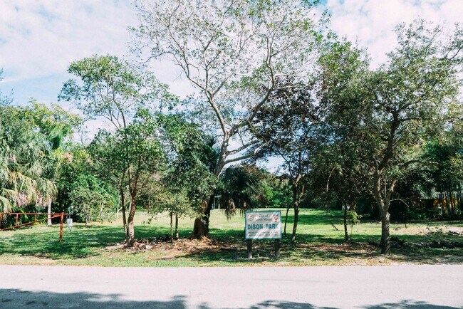 Photo - 5805 SW 81st St