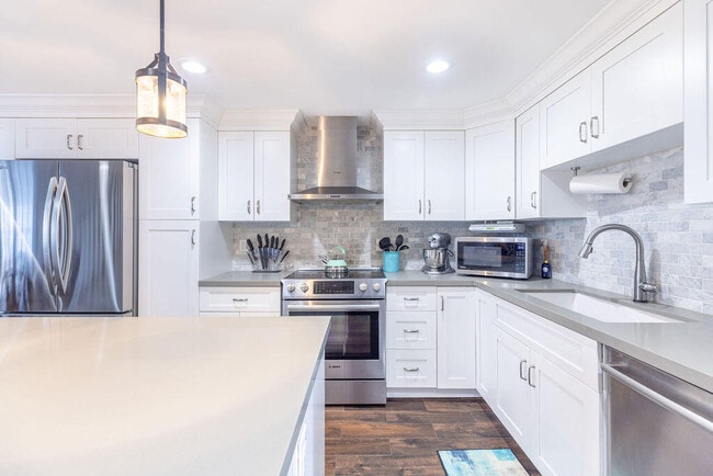 Photo - 1038 Jeffery St