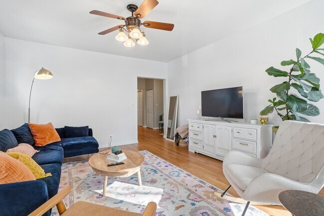 Photo - 7657 N Greenview Ave Unit 2