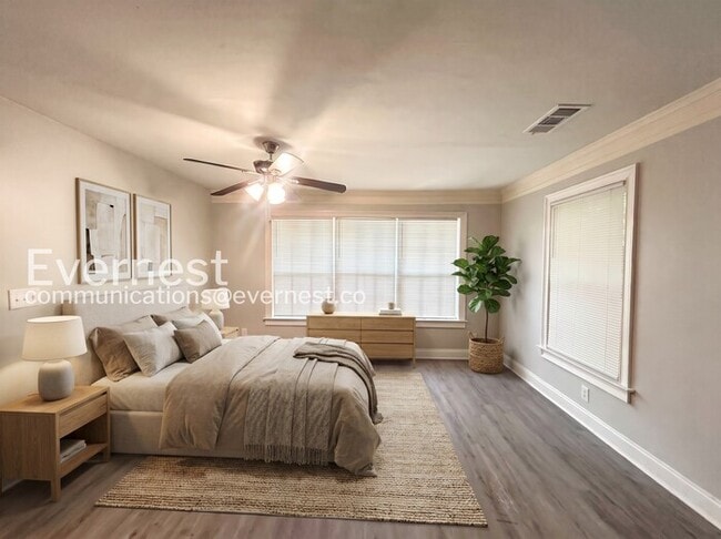 Photo - 206 Harwell Rd NW