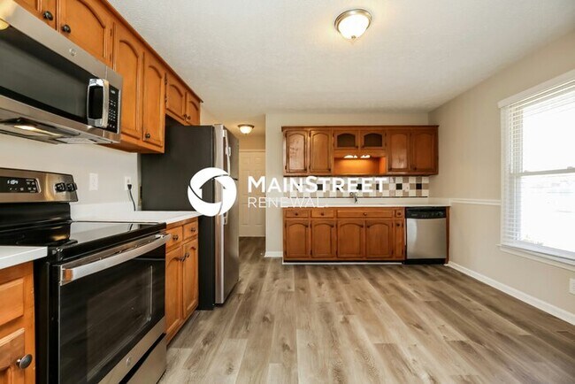 Photo - 3 Bedroom Pet-Friendly Home in MURFREESBORO, TN with Main Street Renewal