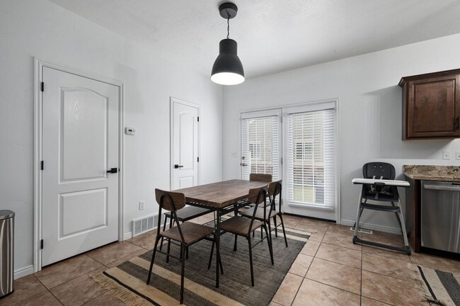 Photo - Gorgeous Draper Home! Now Leasing!