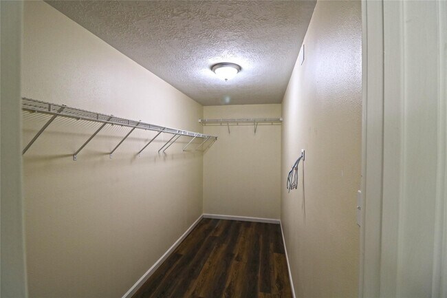 Photo - 4727 Ivy Meadow Ln