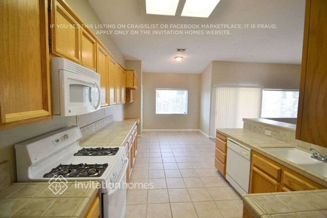 Photo - 3178 Fiji Island St