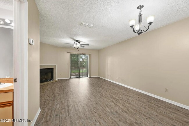 Photo - 85 Debarry Ave Unit 1023