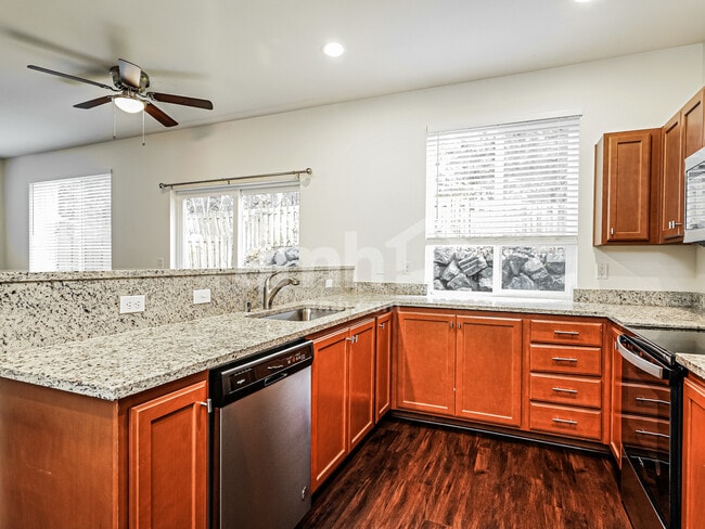 Photo - 748 Fenway Ln