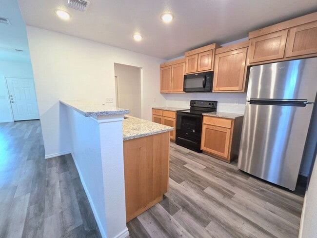 Photo - AVAILABLE NOW! (SECTION 8 ACCEPTED)