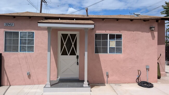 Photo - 5943 Camellia Ave Unit 5943