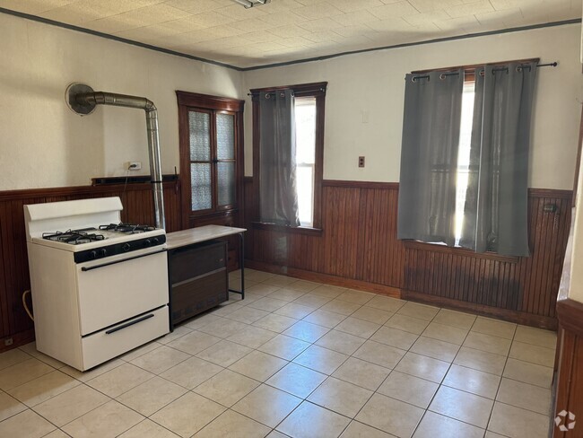 Building Photo - 49 Houghton St Unit 1 Rental