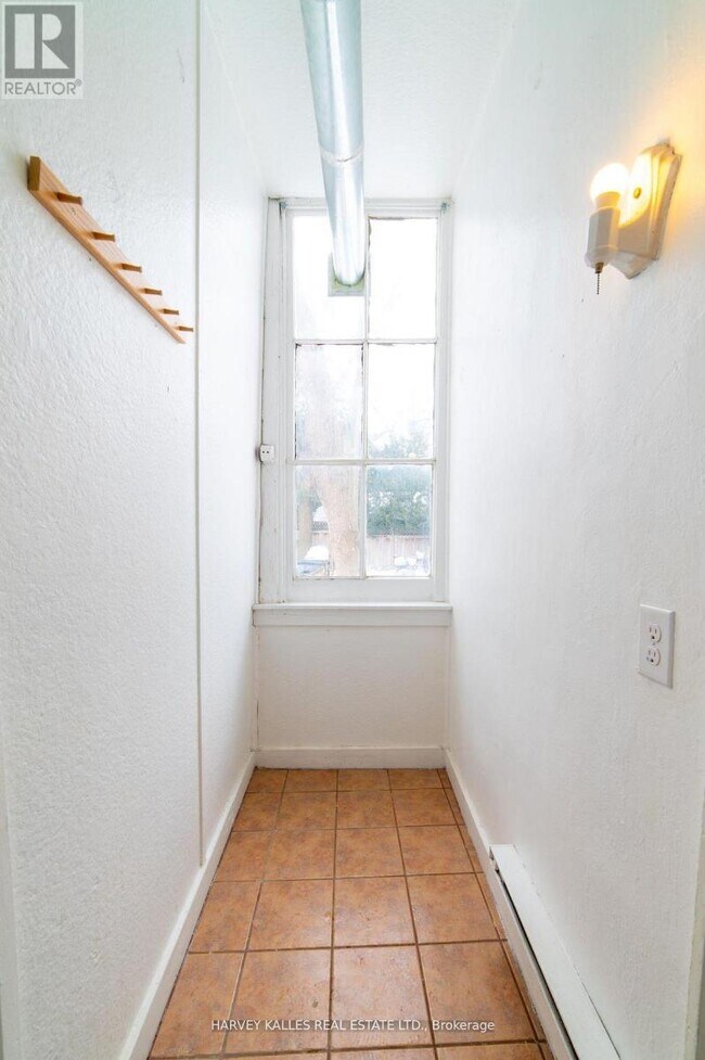 Photo - 678 Huron St Unit 100