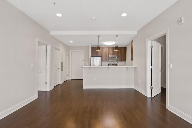 Photo - 100 Marshall St Unidad 210