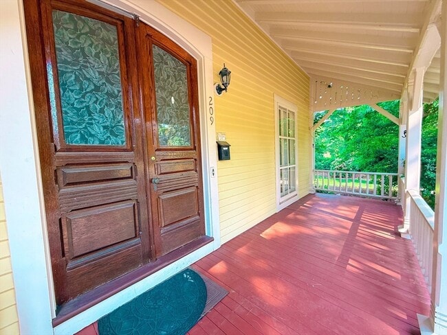 Photo - 209 Bacon St Unit 1