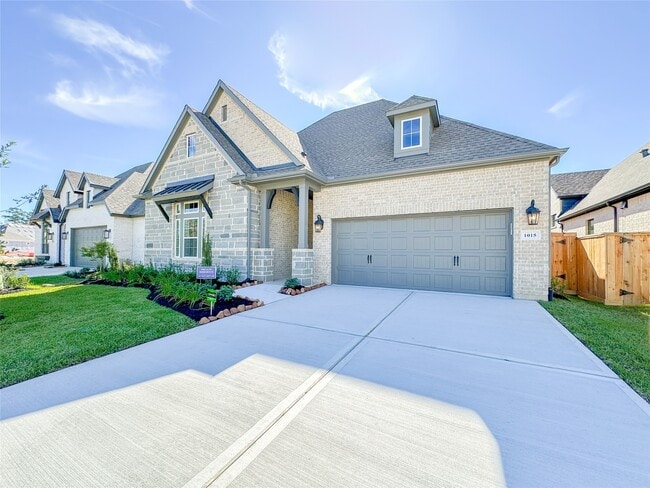 Photo - 1015 Windy Creek Path