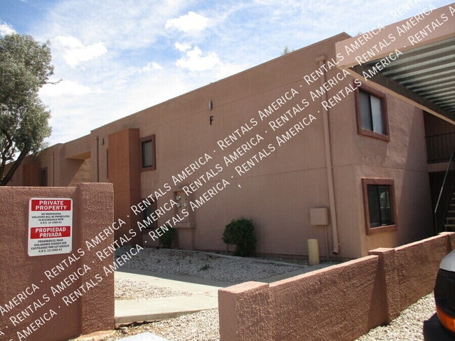 Building Photo - 330 S Beck Ave