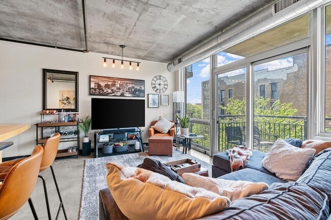 Photo - 730 N 4th St