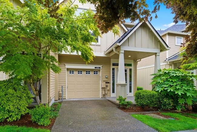 Building Photo - 17208 SW Pleasanton Ln