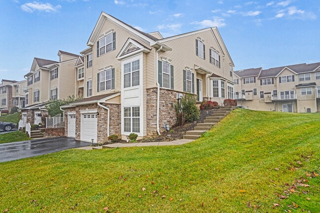 Photo - 2 Greenwich Ct Townhome