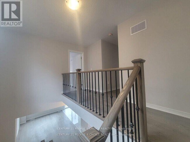 Photo - 208 Leslie Davis St