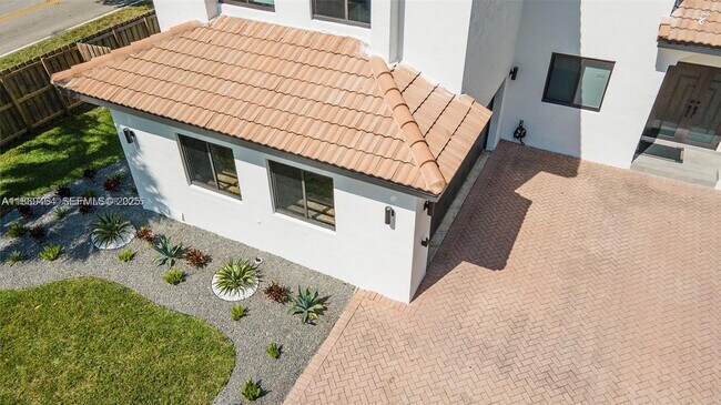 Photo - 1451 SW 11th Pl