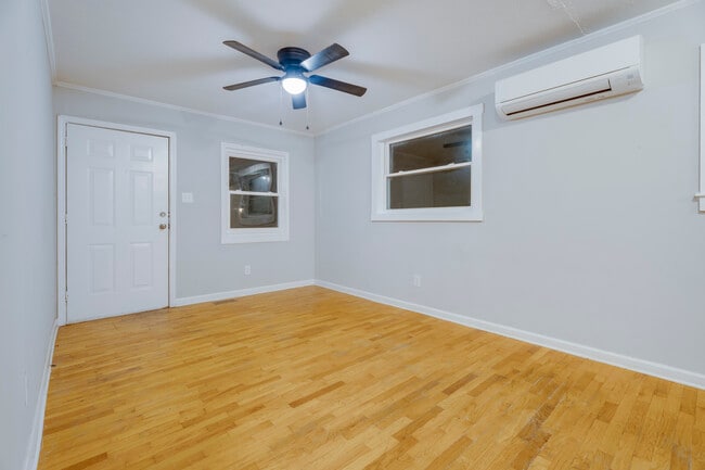 Photo - 1813 Younger Ave