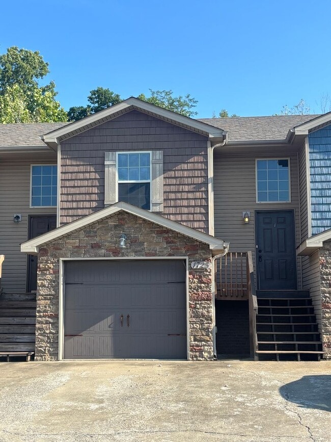 Photo - 1725 Thistlewood Dr