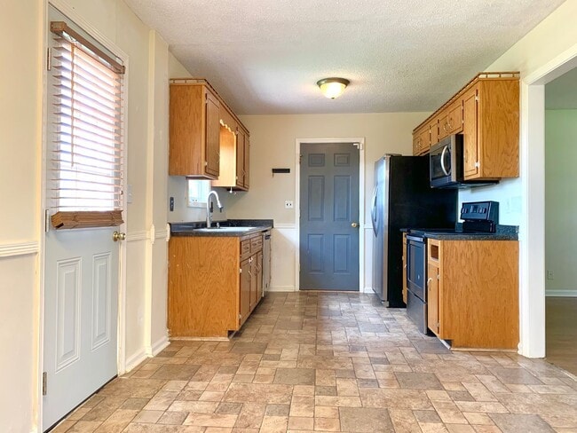 Photo - 605 Millie Dr