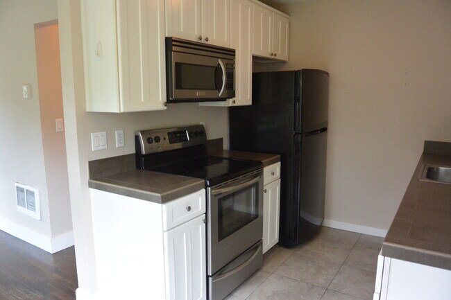 Photo - 3600.3602e.Evergreen Unit 3600