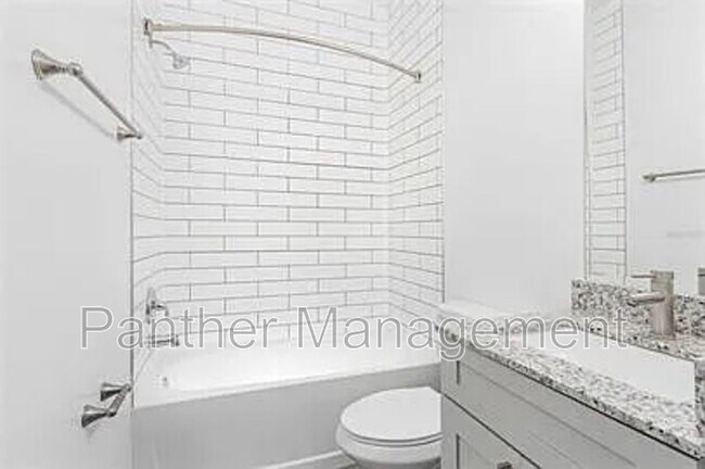 Photo - 5205-5207 30th St SW