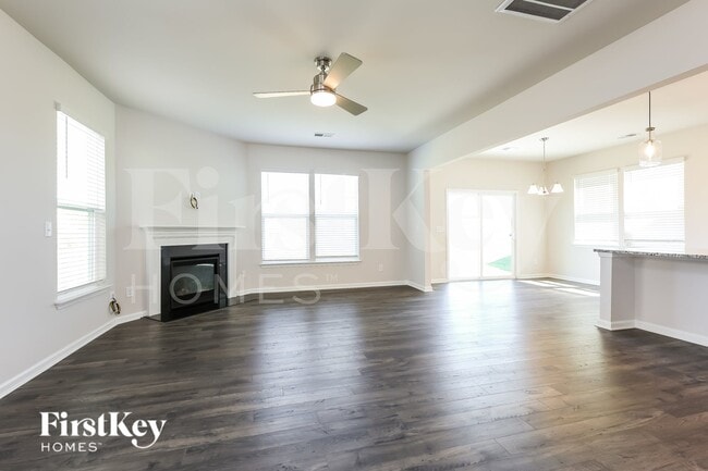 Photo - 614 Goldburn Wy