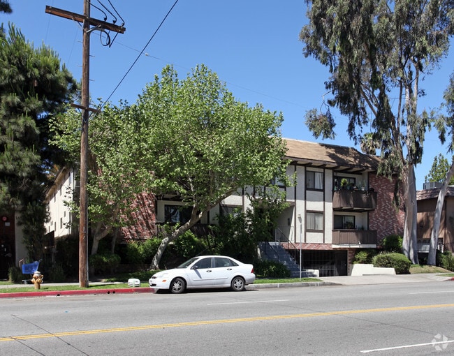 5435 Kester Ave - 5435 Kester Ave