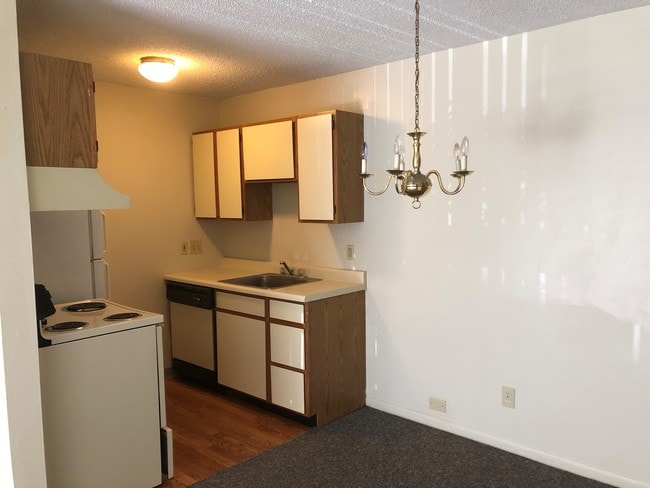 Kitchen - 171 Spring St Unit Spring St. Batavia