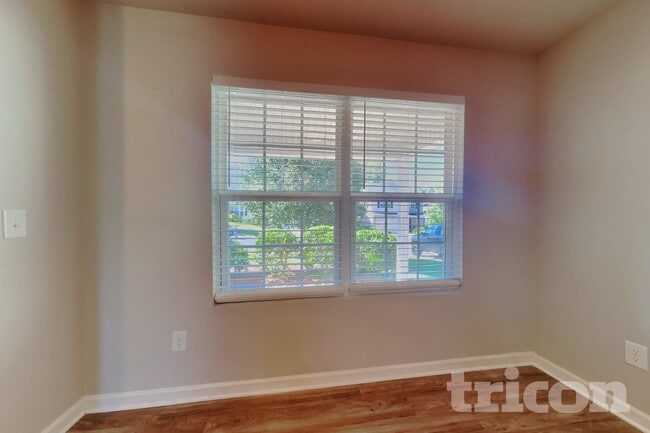Photo - 4114 Vershire Ave
