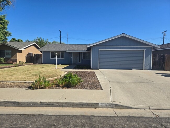 Building Photo - 3 BR 2 BA Available Now Rental