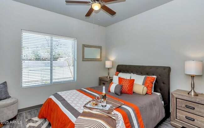 Photo - 2250 W Glendale Ave Unidad 2