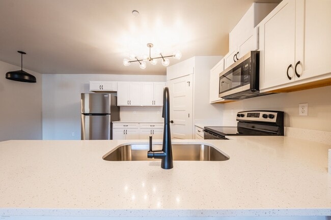 Photo - Jumbo 1 bed 1 bath Modern Apartment - 1017 sqft Unit 304