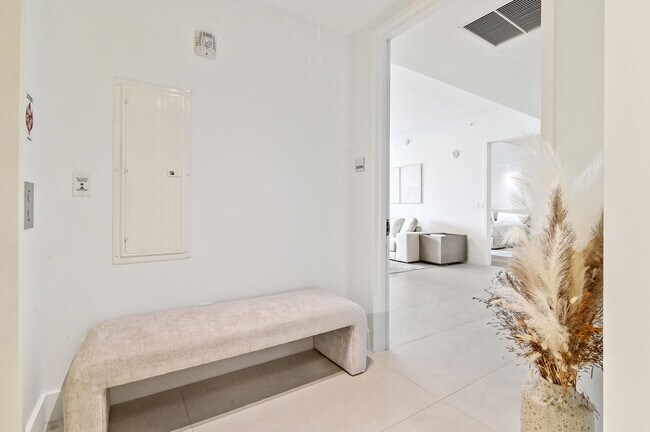 Building Photo - 10203 Collins Ave Unit 305