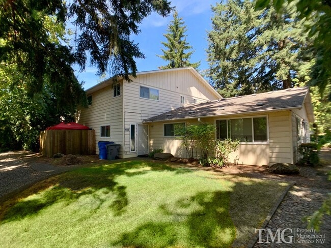Building Photo - Great 2BD Condo in Fantastic Cascade Park Location!