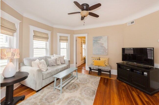 Photo - 77 Lowden Ave Unit 2