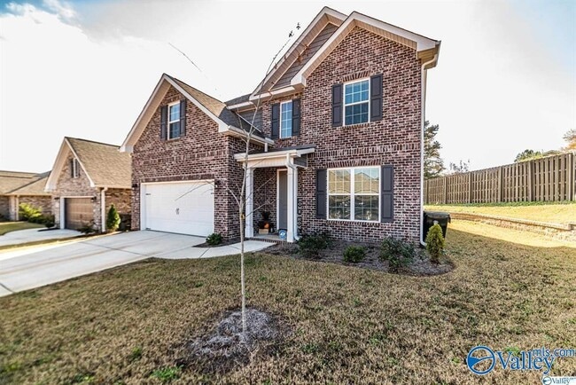 Photo - 108 Erskin Parcus Dr