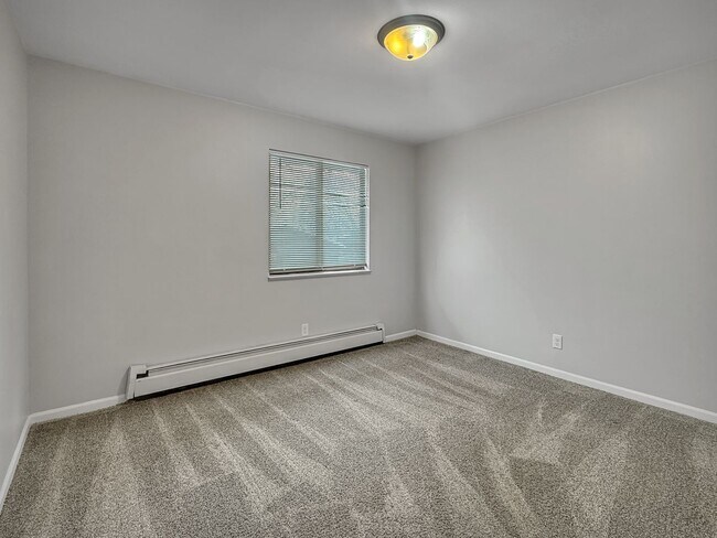 Building Photo - 1720 Porter St SW Unit 2