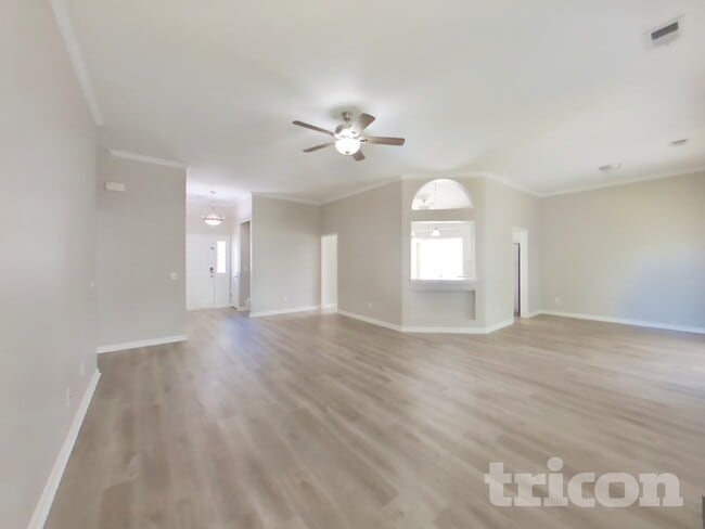 Photo - 409 Baneberry Ln