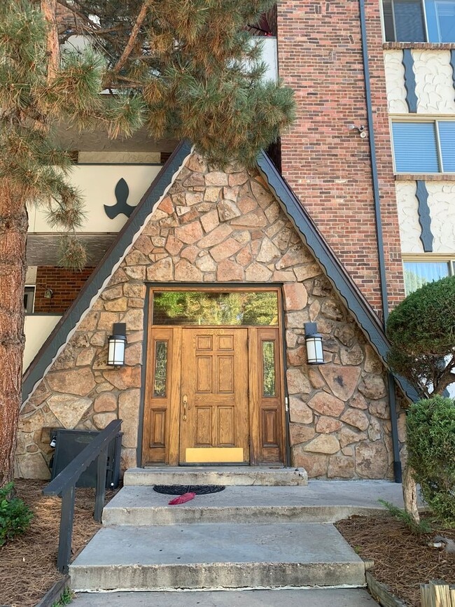 Building Photo - 1 Bedroom 1 Bathroom in Congress Park Unit 210
