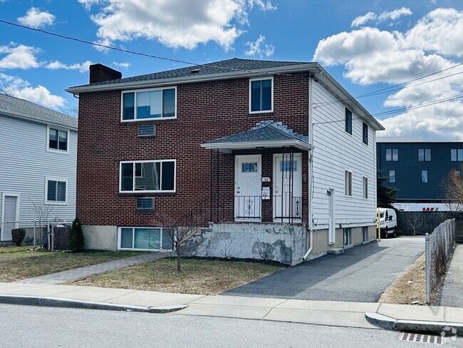 Building Photo - 50 Waltham St Unit #50 Rental