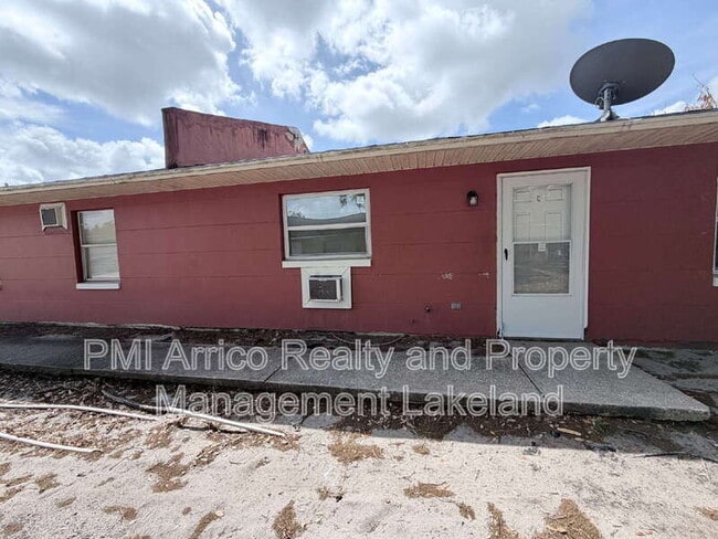 Building Photo - 507 Twin Pines Ln Unit C