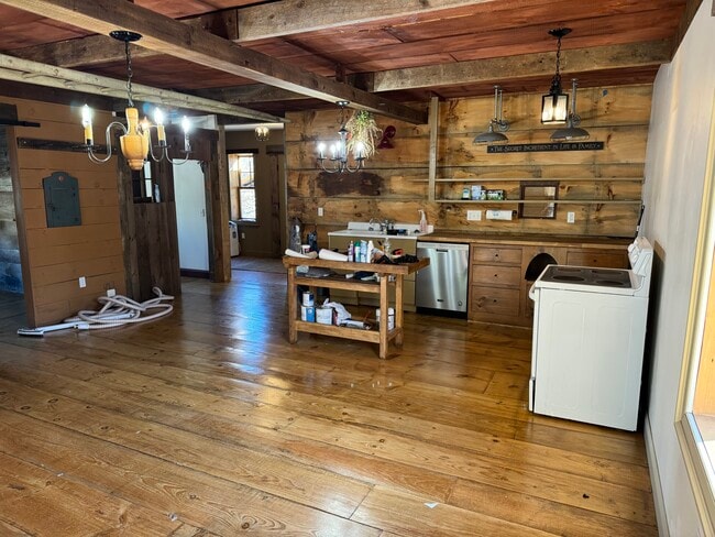 Photo - 106 Wheelock Ave