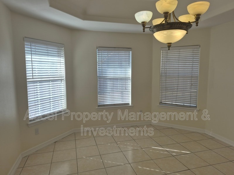 Photo - 4909 N Cypress St