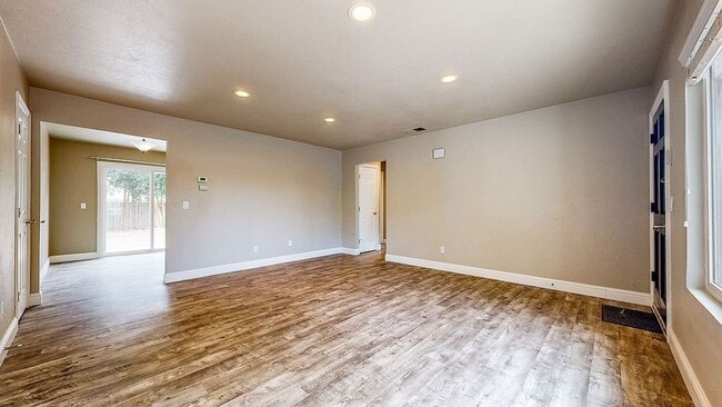Photo - 2540 Campbell Dr