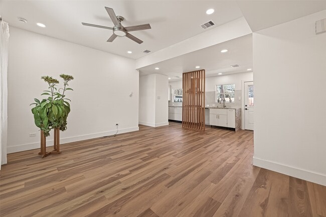 Photo - 339 E Delz Dr