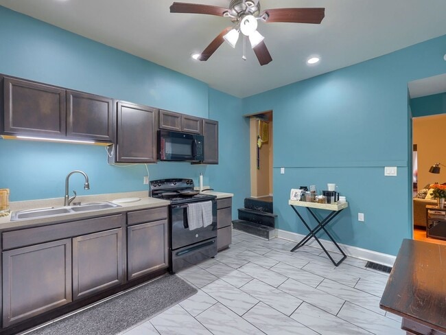 Photo - 1640 N 3rd St Unidad 1